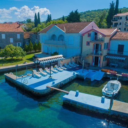 Porto Del Sole Apartments Тиват Екстериор снимка