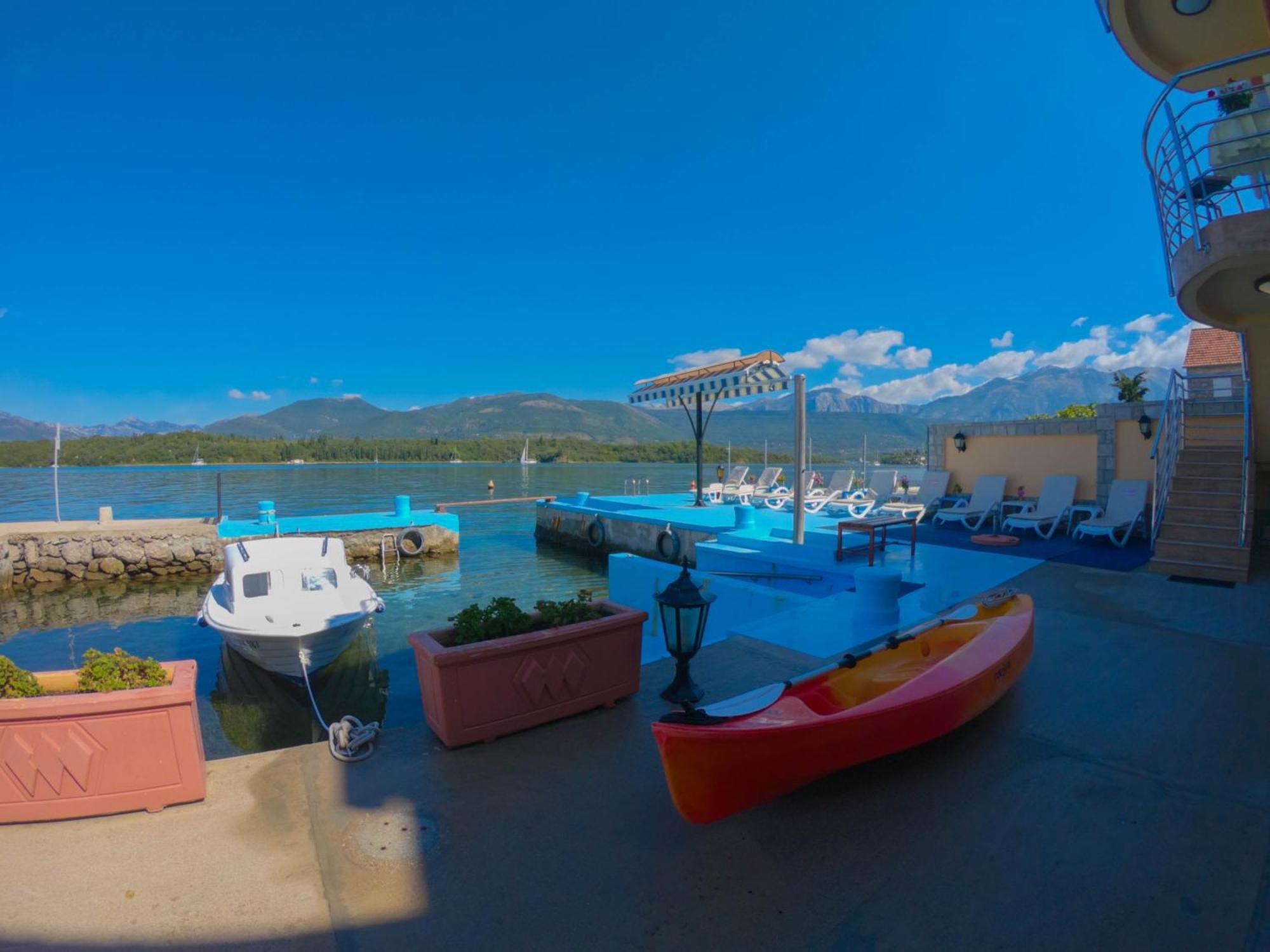 Porto Del Sole Apartments Тиват Екстериор снимка