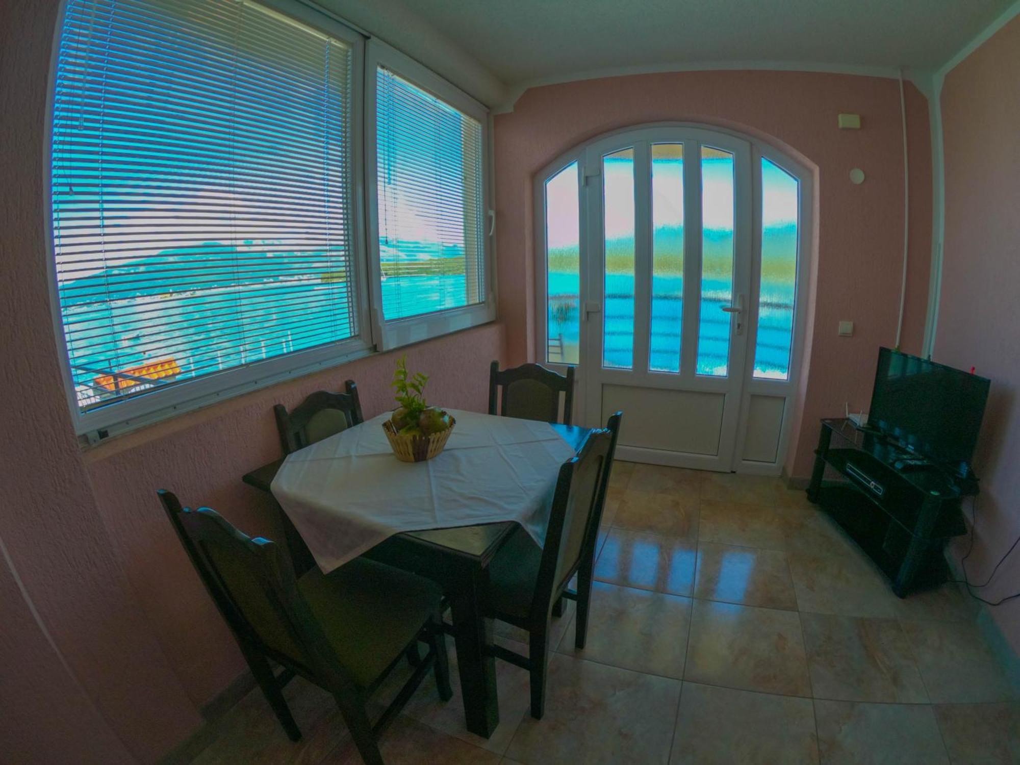 Porto Del Sole Apartments Тиват Екстериор снимка
