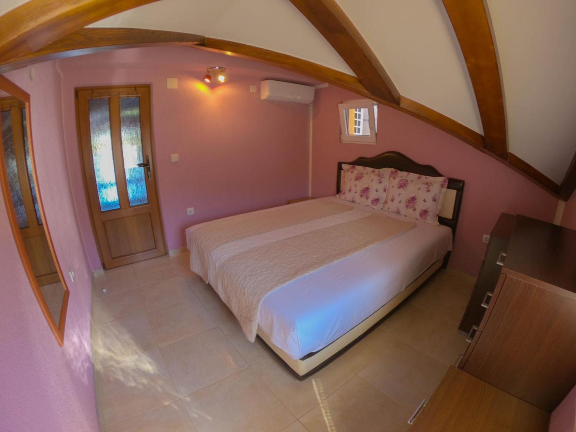 Porto Del Sole Apartments Тиват Екстериор снимка