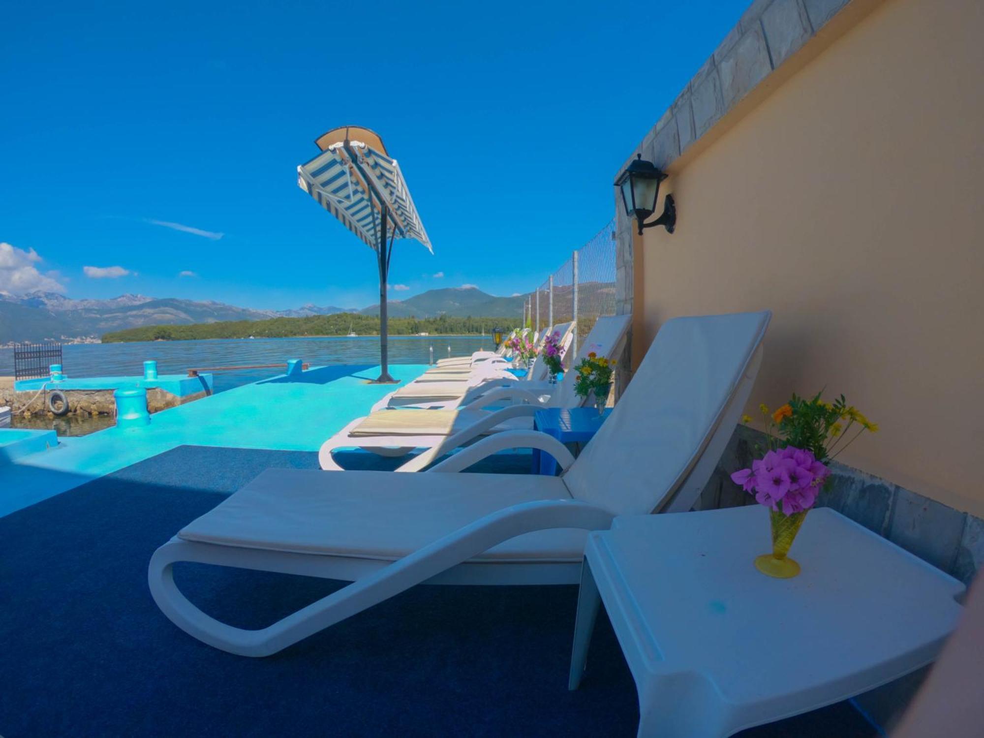 Porto Del Sole Apartments Тиват Екстериор снимка