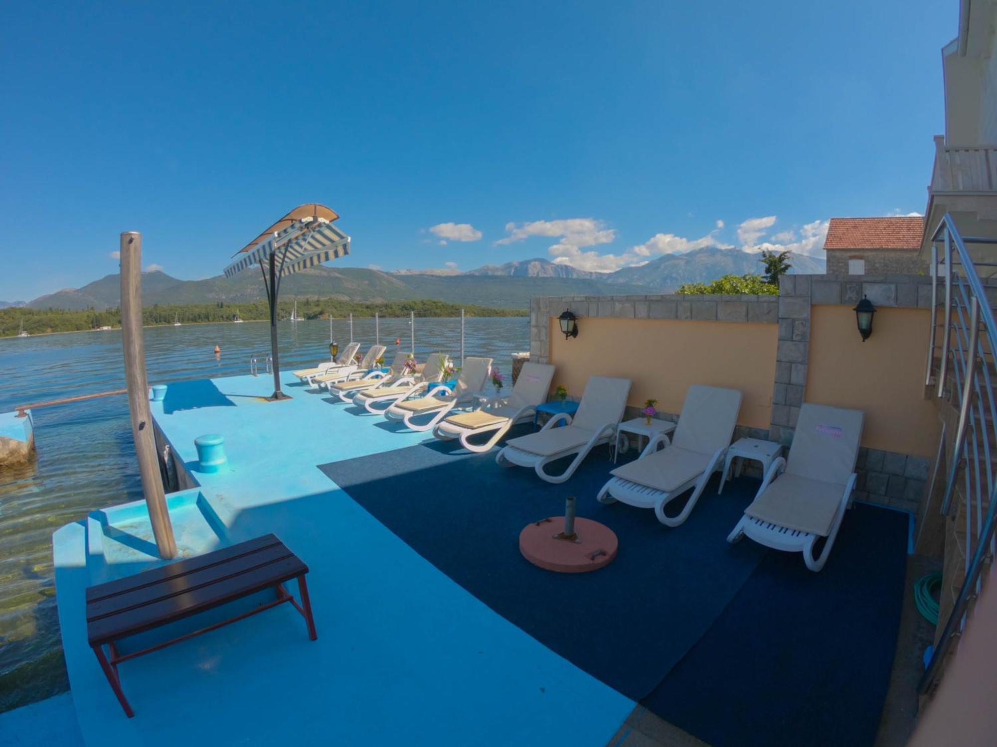 Porto Del Sole Apartments Тиват Екстериор снимка